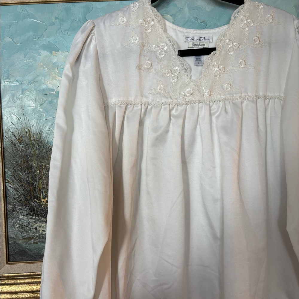 Oscar de la Renta Cream Embroidered Nightgown
